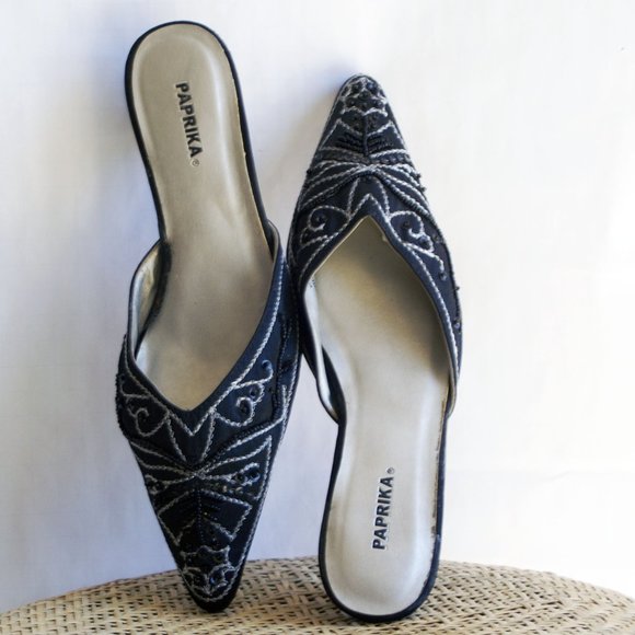 PAPRIKA  Black Silver Low Heel Beaded Embroidered  Slip on US Size 8 - Picture 2 of 6